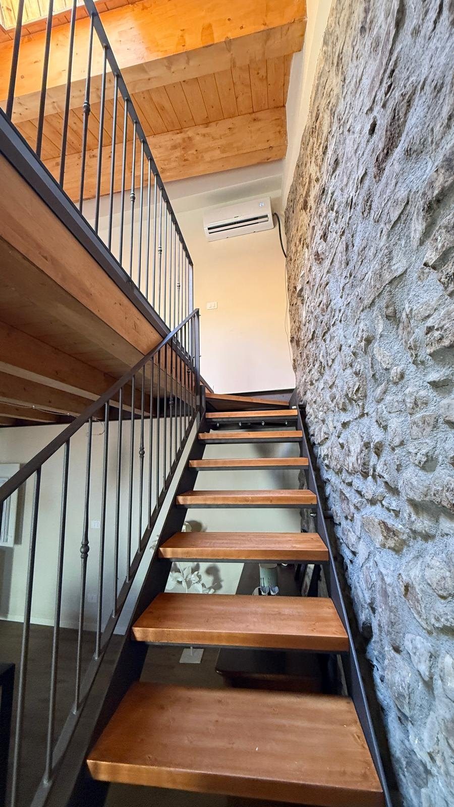 Scala del soppalco dopo l'intervento