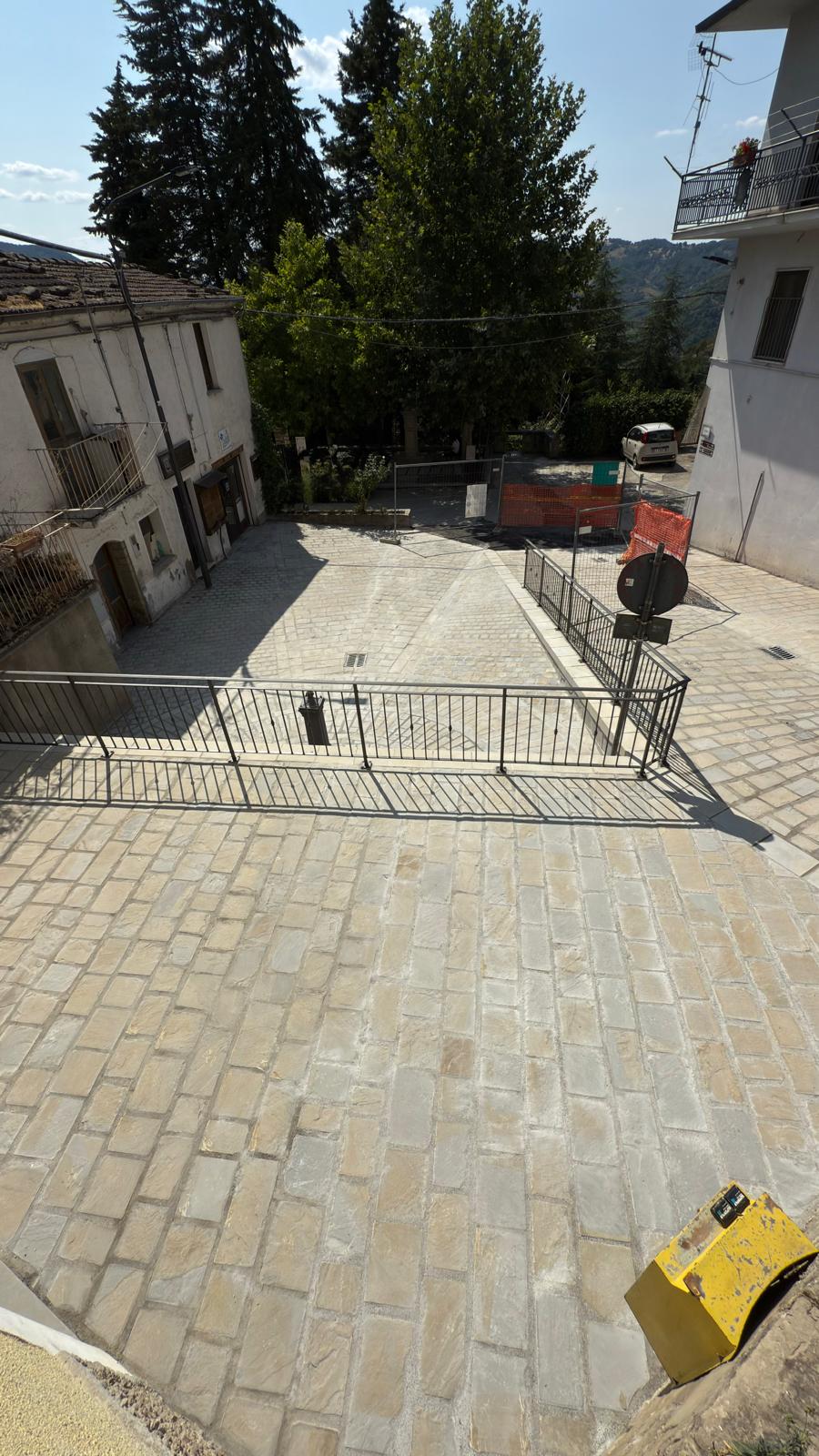 Il piano superiore della piazza dopo l'intervento