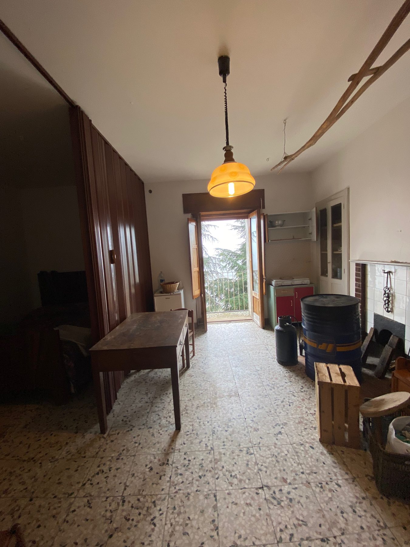 Interno prima dell'intervento