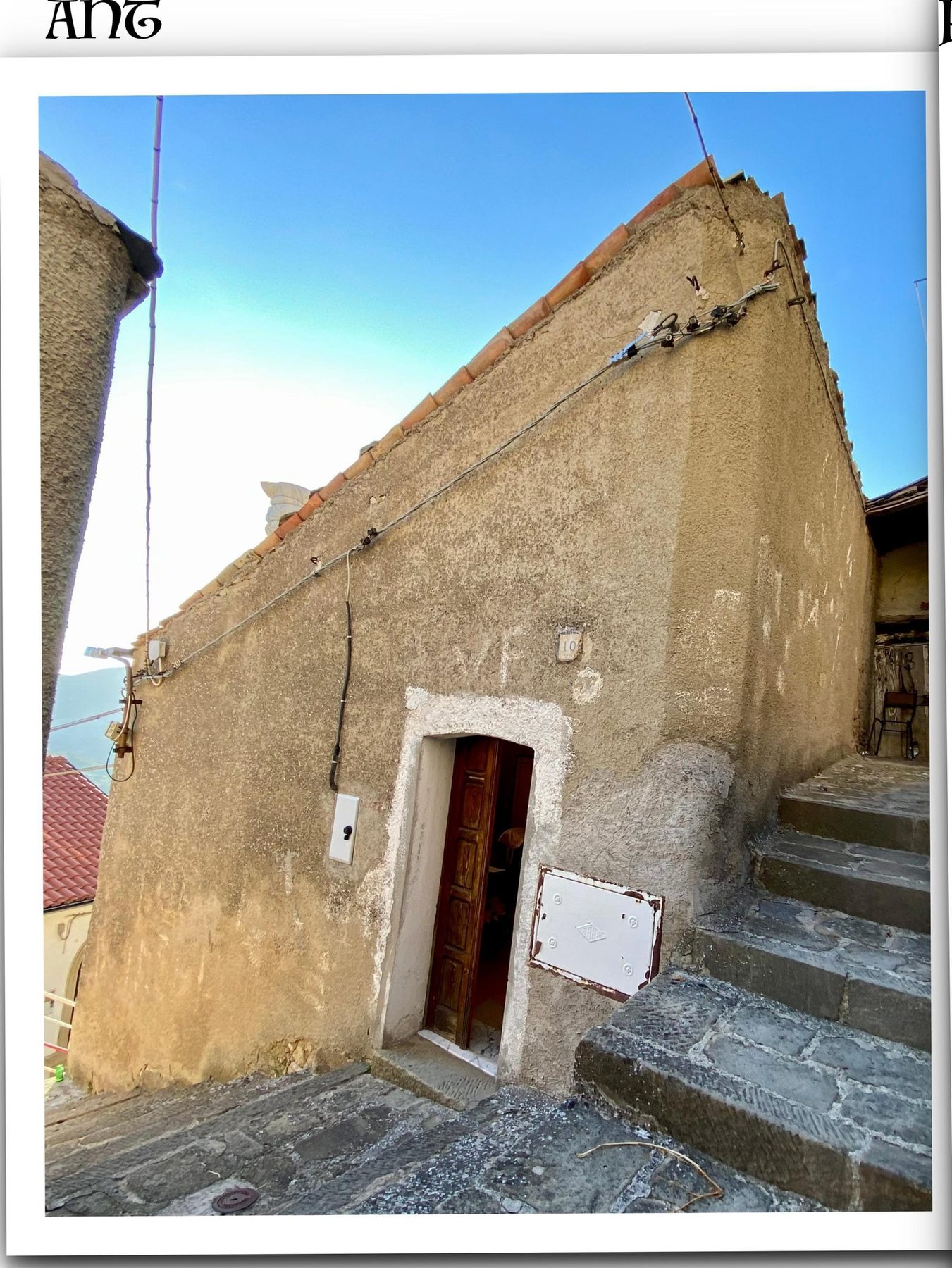 Testata dell'edificio prima dell'intervento