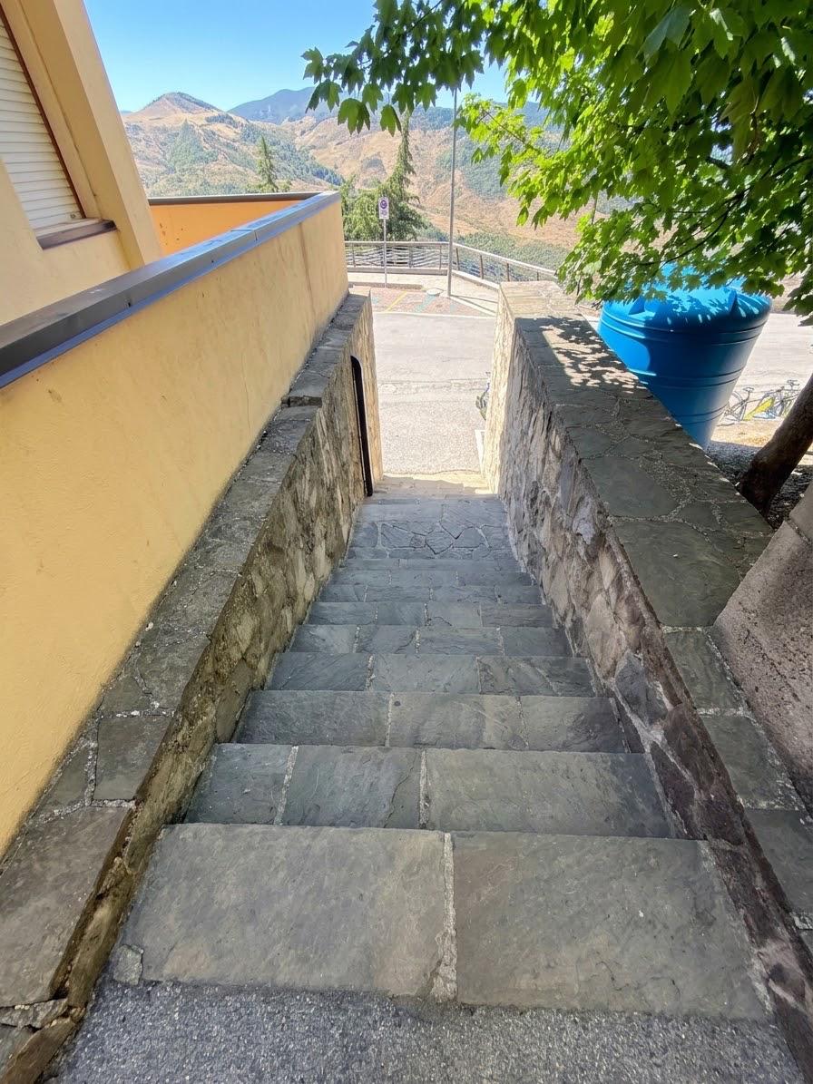 Municipio di Pietrapertosa dopo l&rsquo;intervento &mdash; scala di accesso laterale