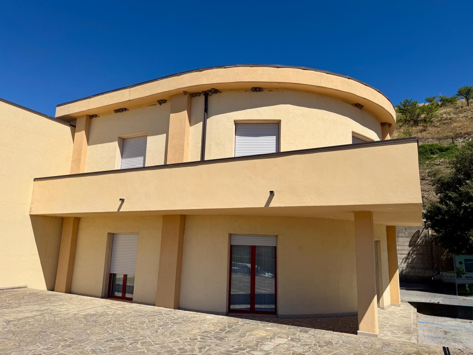 Municipio di Pietrapertosa dopo l&rsquo;intervento &mdash; corpo curvo del fronte principale